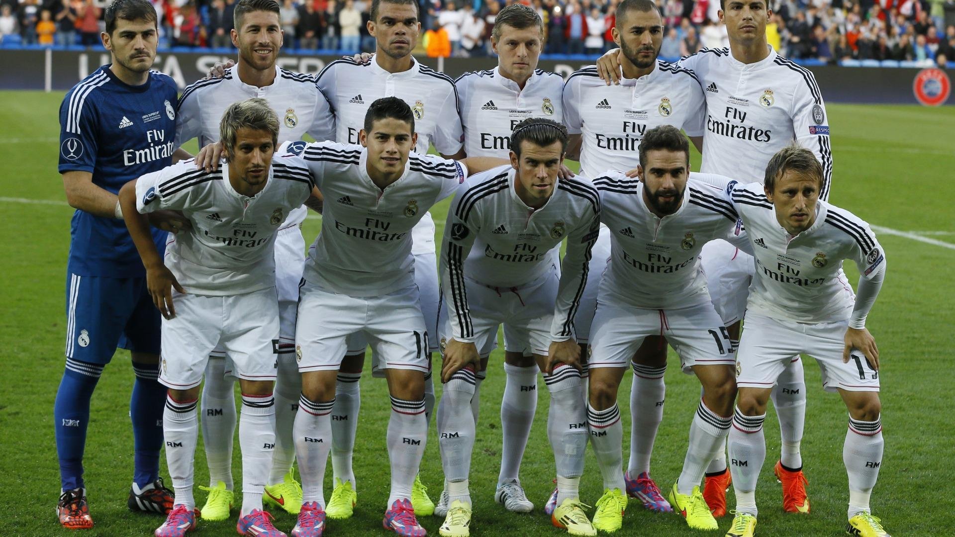 历史性时刻:足球赛场上的“第一次”事件,足球史上的第一场比赛