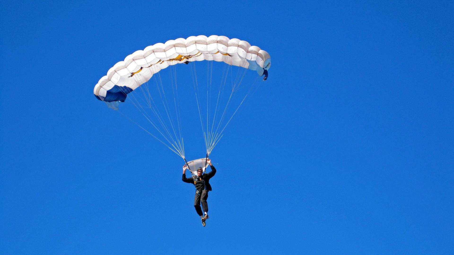 中国足球市场化程度低，中国足球市场规模