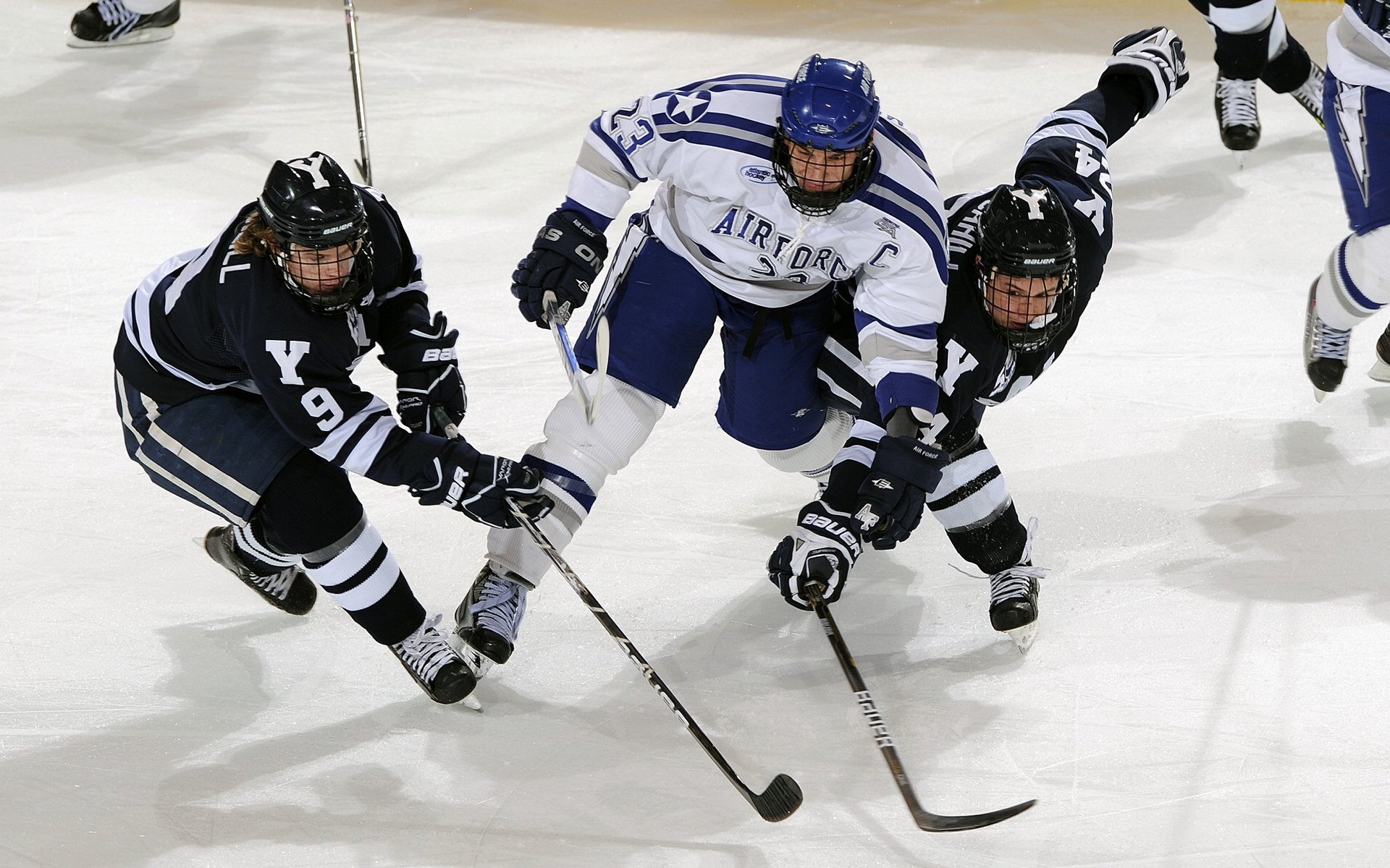阿森纳全队默契度提升赢下硬仗，阿森纳队形
